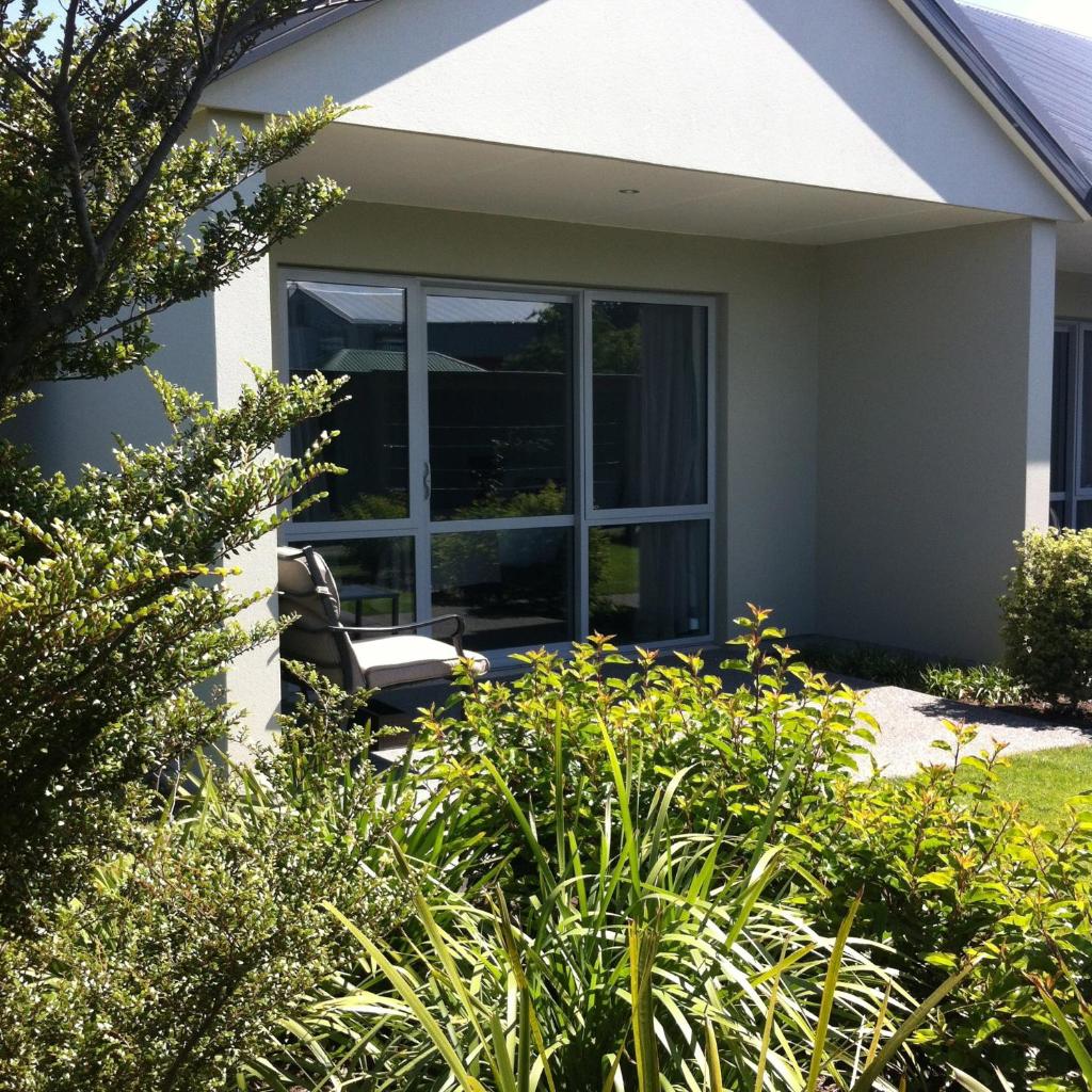 Darfield Motel photo 2