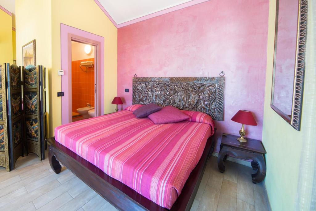 World Village Apartments photo 2