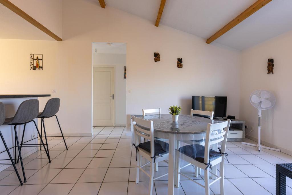 LaConciergerieJonzac, Appartement La Désirade photo 4
