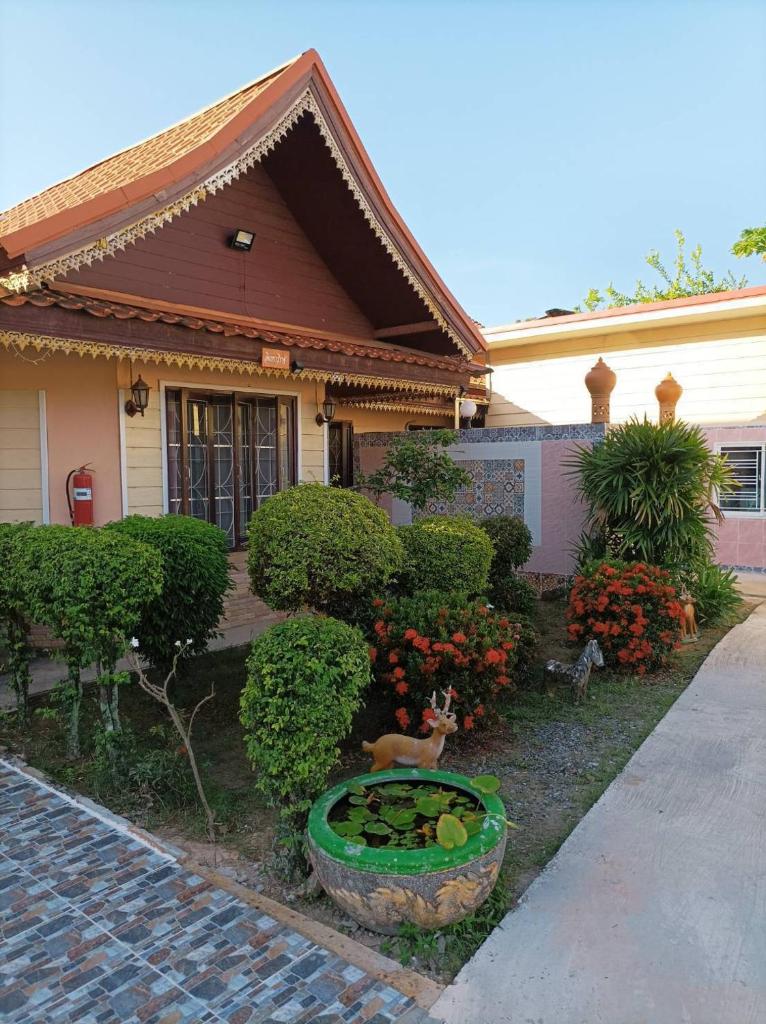 Vimanmek Resort photo 4