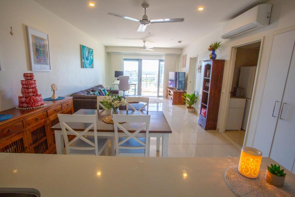 Darwin luxury apartment photo 1