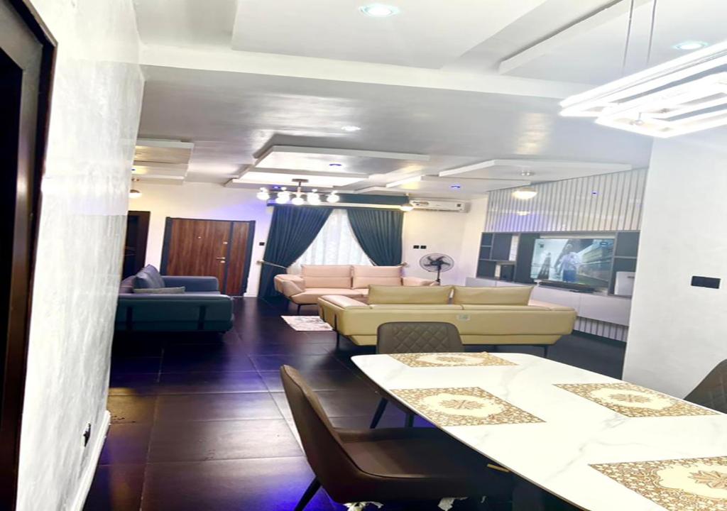 THE CROWN fully furnished 2 bedroom apartment photo 2