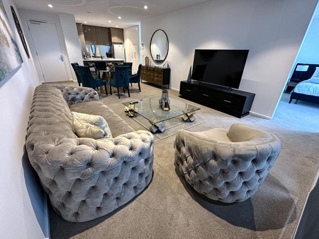 Deluxe 3 Bedroom 2 Bathroom Apt Southbank