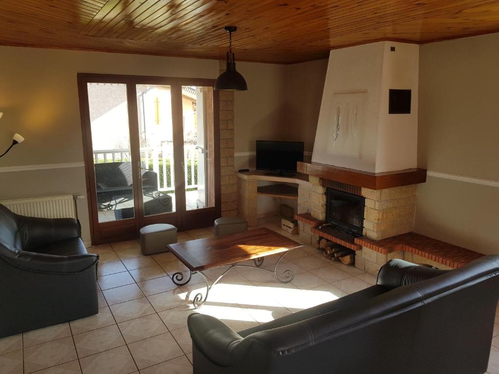 Grand Appartement avec cheminée dans maison, parking gratuit photo 3