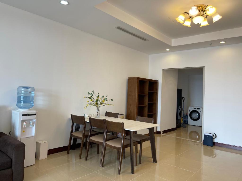 Vinhomes Royal City Luxury Apartment 2 Br