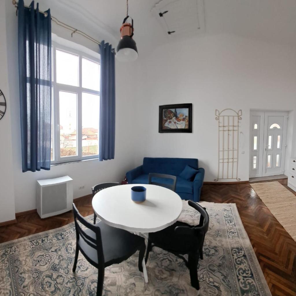 Weisz Apartment - With Free Private Parking, Wifi, Hot Drinks photo 2