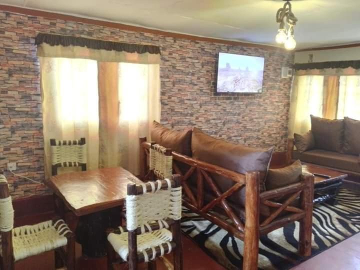 Wooden Knee Cottages Nanyuki photo 2