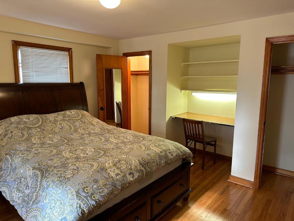 J2 Pleasant Queens Size room near St. Peter's hospital & New Brunswick Downtown image