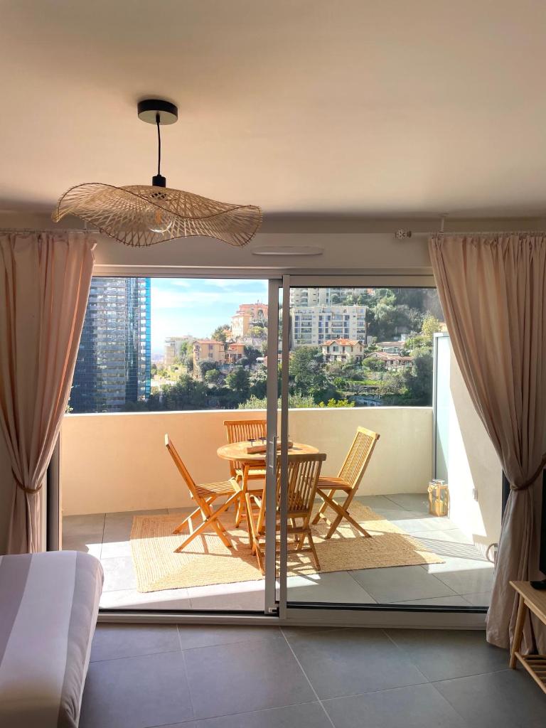 Luxueux Studio Neuf - Frontière Monaco - Piscine - Parking privé - Tap to explore photos