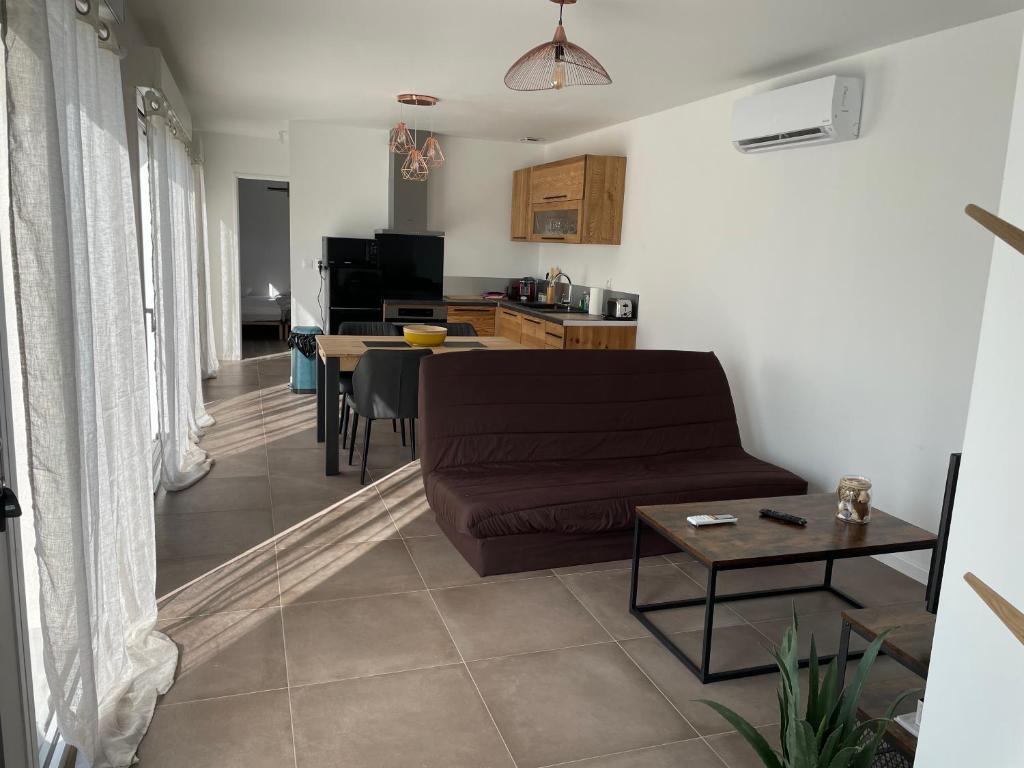 Maison Fleurs de Lys, climatisée, WiFi et Parking Privée Gratuit, Lave-Linge, Vernon Giverny photo 1