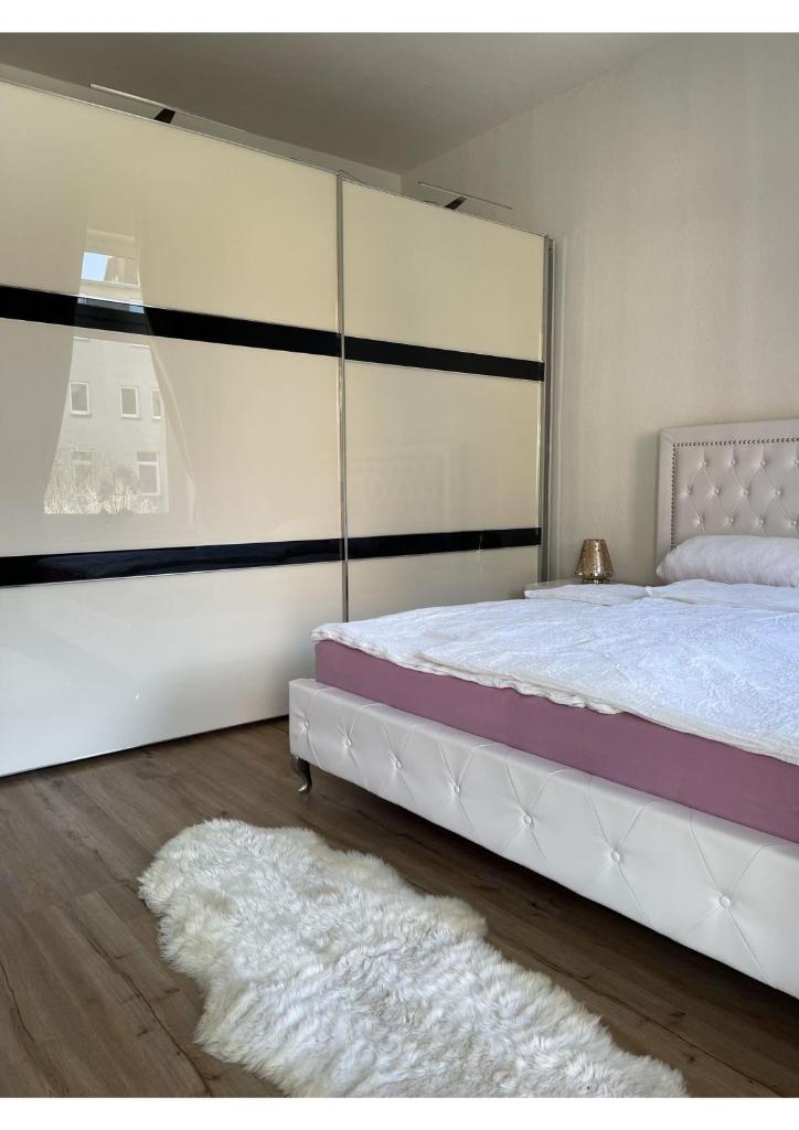 Attraktive Wohnung mit Balkon zum grünen Hinterhof photo 4