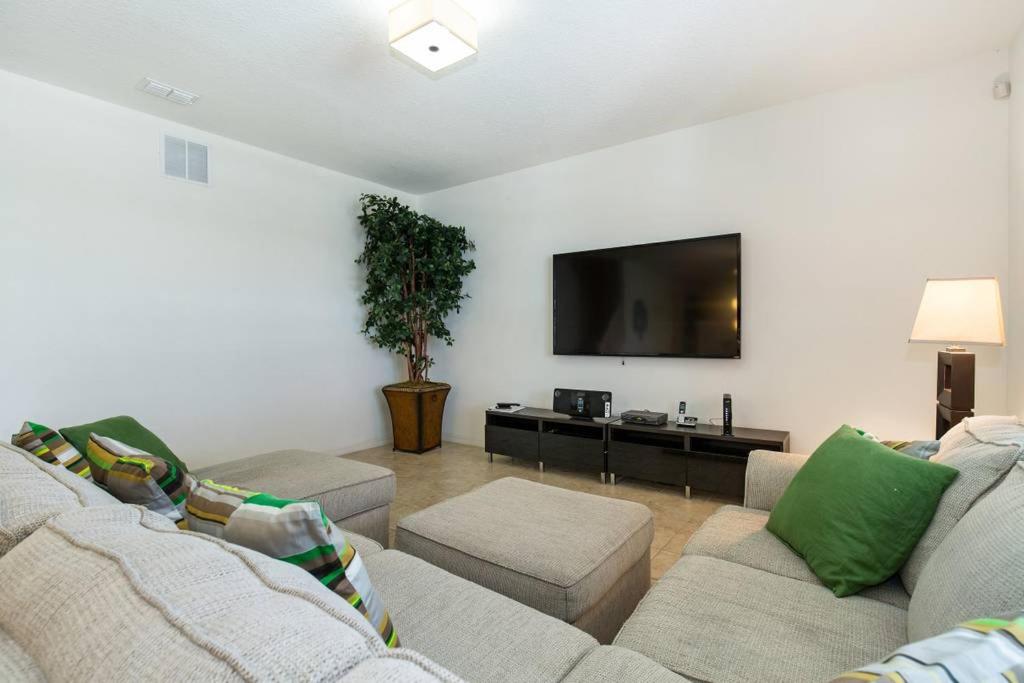 7 Bedrooms- 4,5 Bathorroms- Crystal Cove 4731 Bd image
