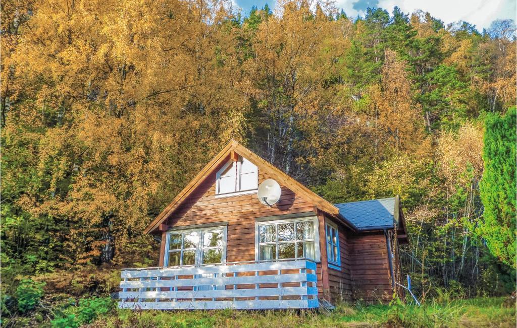 Nice Home In Vallavik With 3 Bedrooms And Wifi