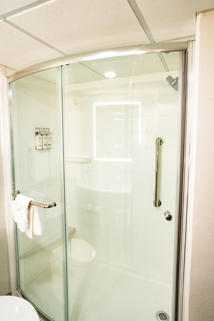 Holiday Inn Express Hotel & Suites Knoxville-North-I-75 Exit 112, an IHG Hotel photo 1