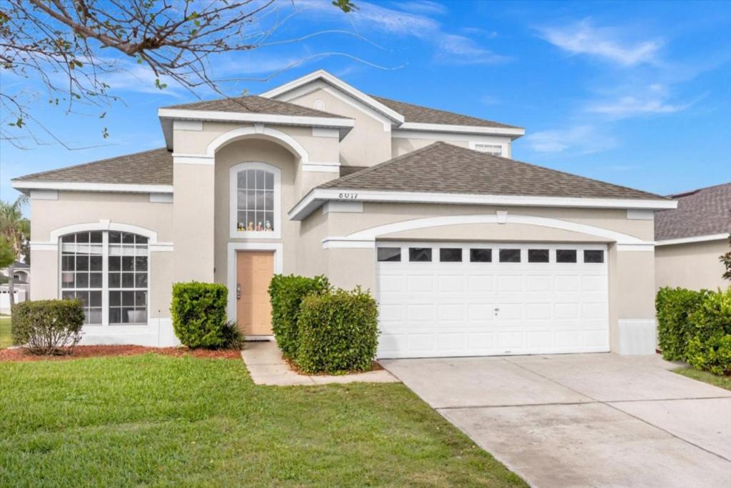 5 Bedrooms - 3,5 Bathrooms - Windsor Palms 8017 Kp image