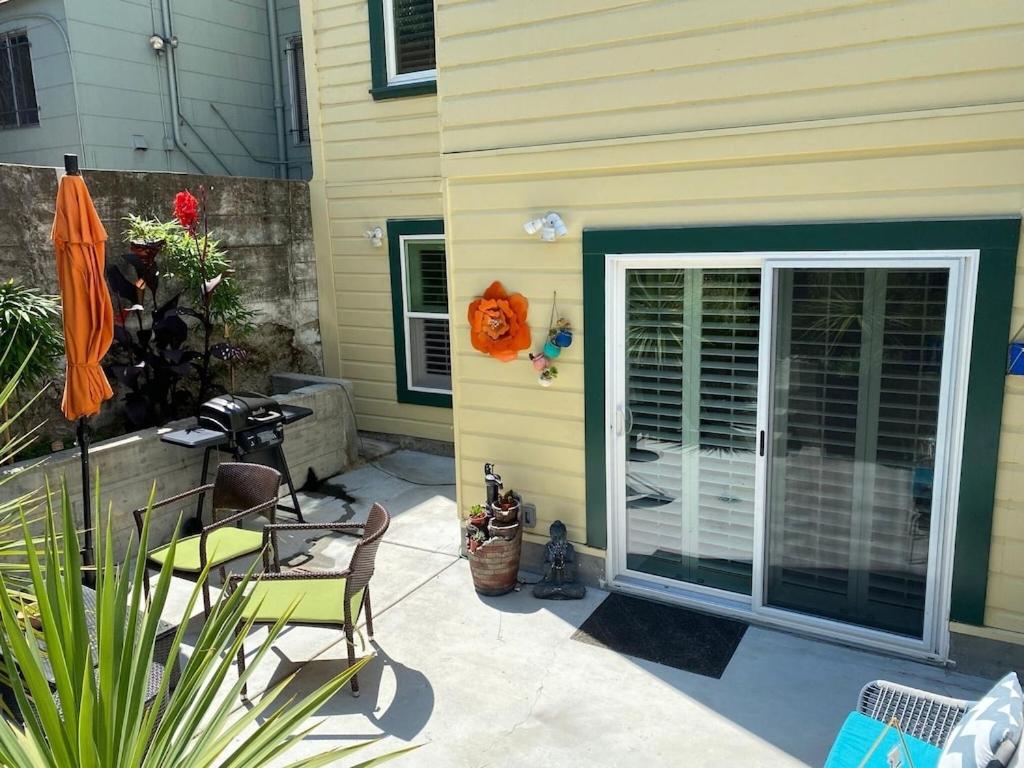 Beautiful Condo in Sun Drenched Garden photo 1