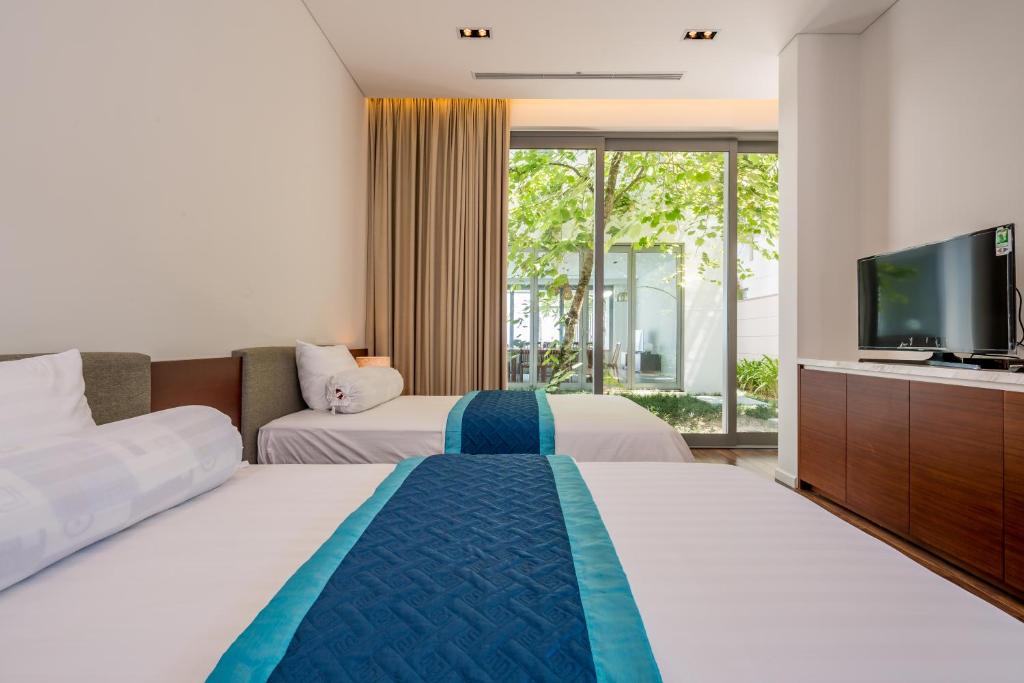 Luxury Villa 5* - Ocean Front - IDCWH