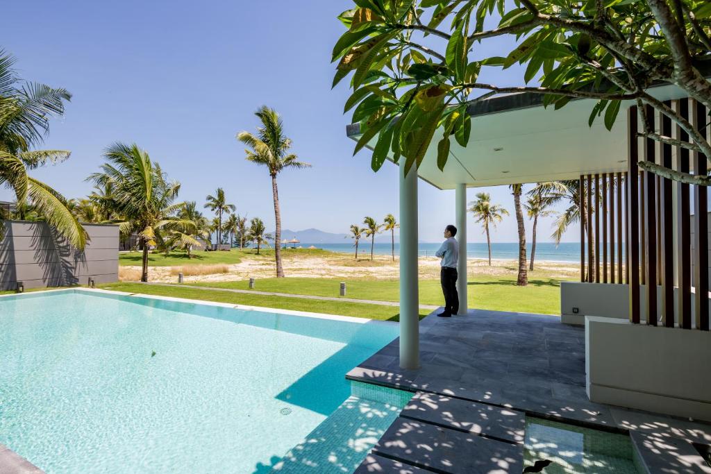 Luxury Villa 5* - Ocean Front - IDCWH