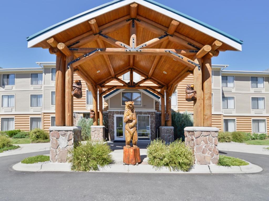 ClubHouse Inn West Yellowstone image
