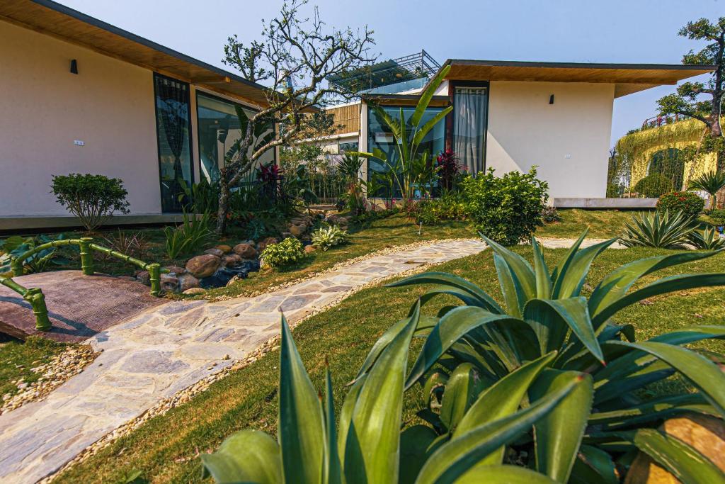 Melody retreat - Venue Travel