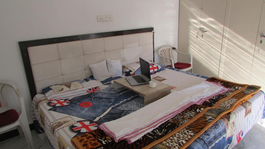 White Corner House, 2/14, Goverdhan Vilas, Housing Board Colony, Udaipur 313002