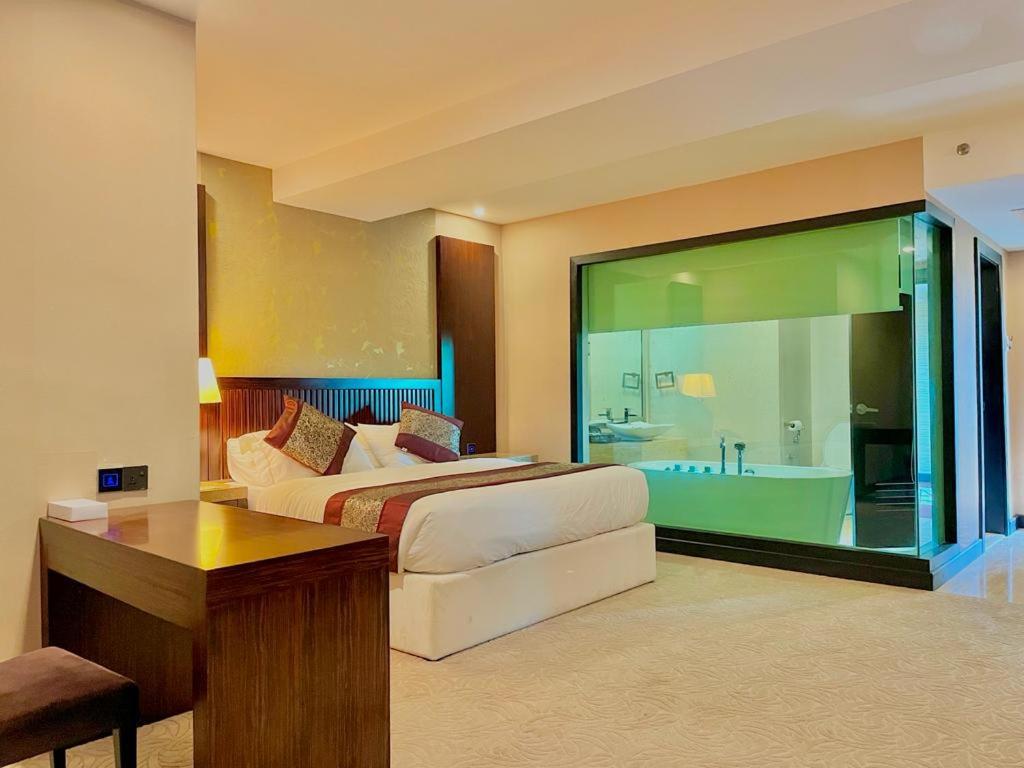 Royale Signature Hotel photo 3