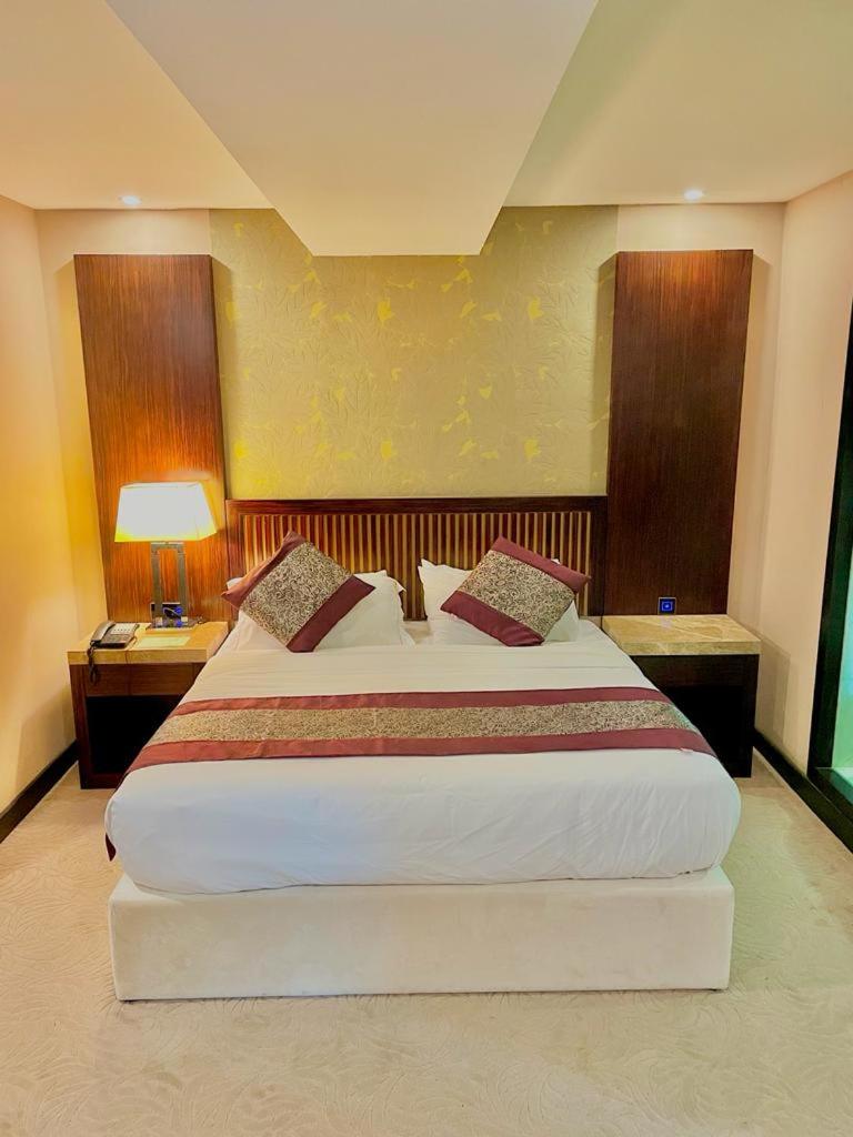 Royale Signature Hotel photo 2