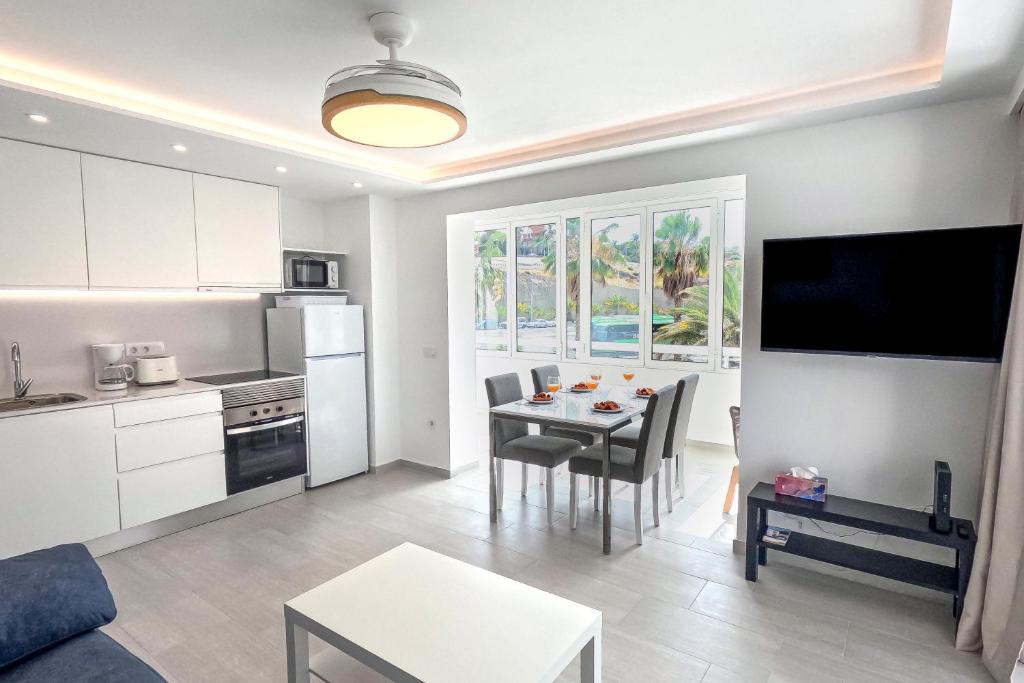 Stunning Apartment with Ocean View photo 3