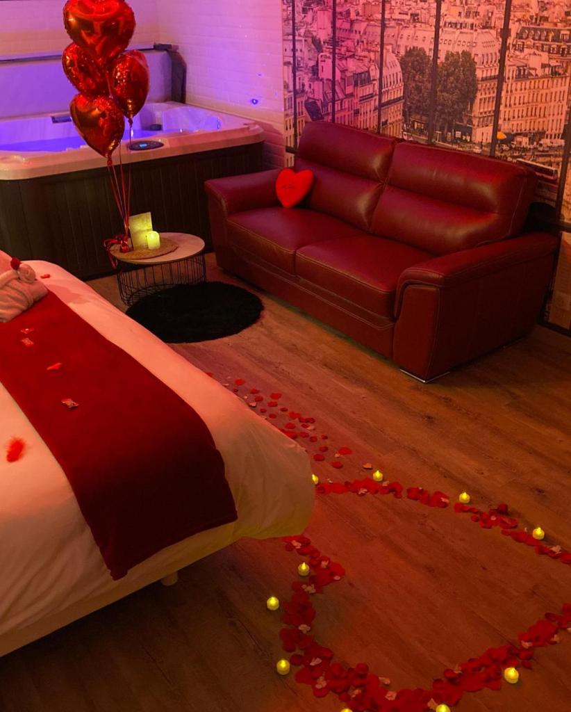 L'Evasion chambre MONTMARTRE avec Jacuzzi privatif photo 2