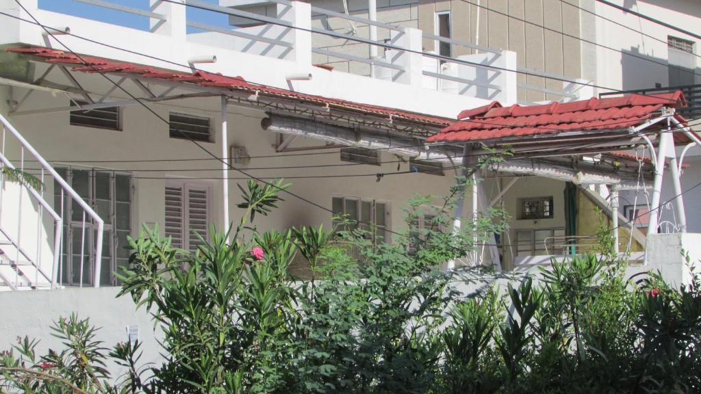 White Corner House, 2/14, Goverdhan Vilas, Housing Board Colony, Udaipur 313002 photo 1