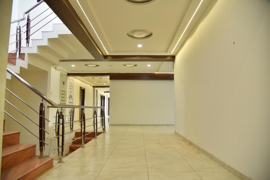 Hotel Savera Inn photo 1