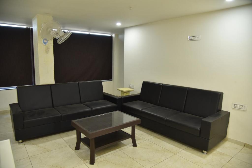 Hotel Savera Inn photo 3