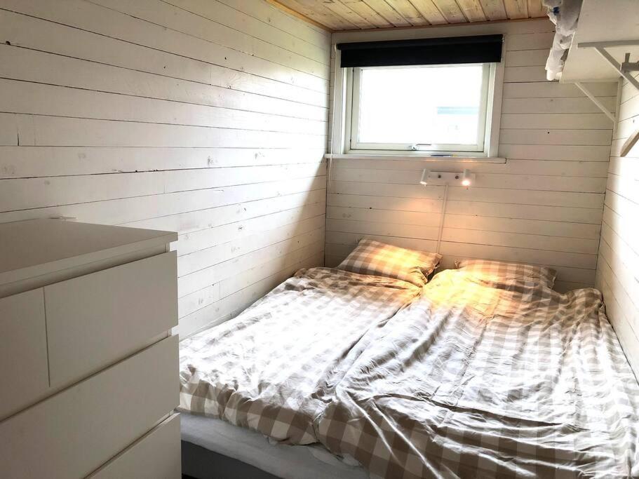 Havsnära arkitektritad stuga i Ölmanäs, Gårda brygga photo 1