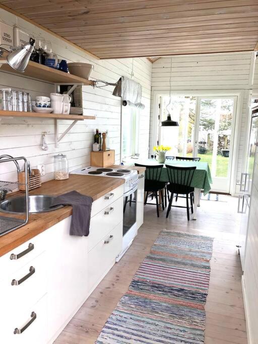 Havsnära arkitektritad stuga i Ölmanäs, Gårda brygga photo 3