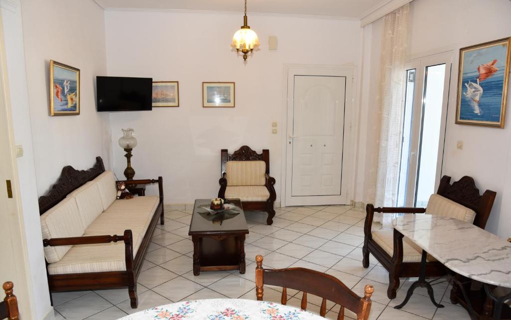 Andros 2 berdrooms 4 persons cycladic house. photo 4