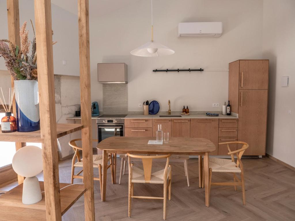 LE NID BLEU Duplex en plein centre photo 4