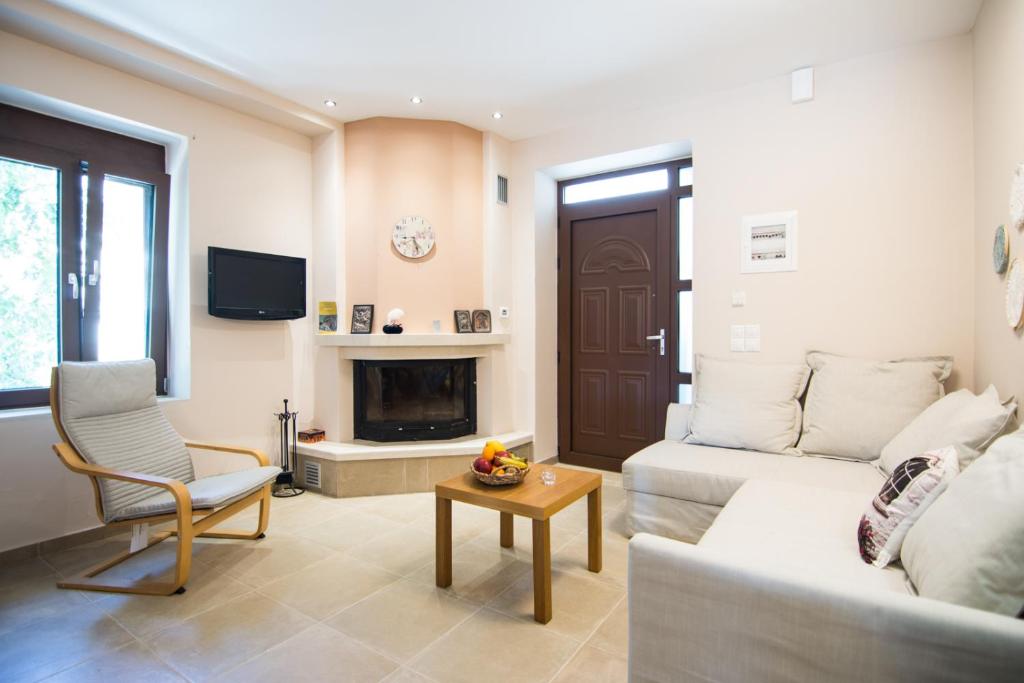 Papa-Antonis Stone House photo 3