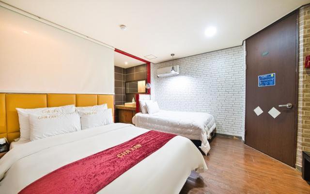 Chakan Hotel - Tap to explore photos