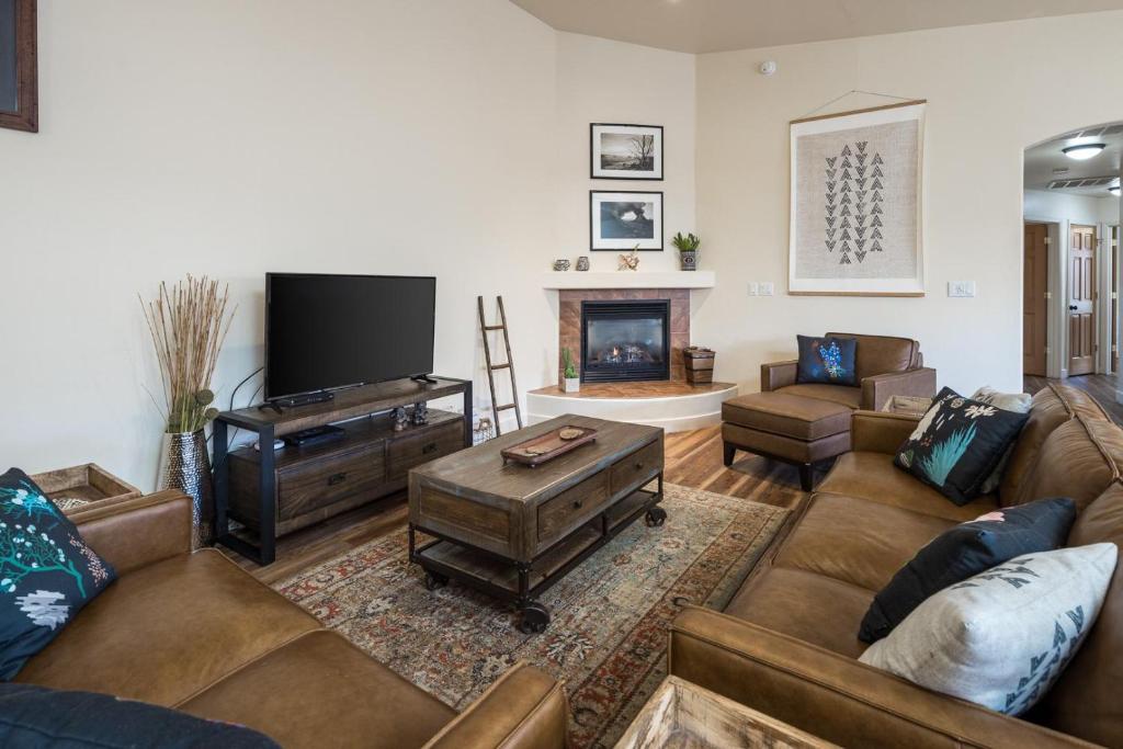 Cottonwoods 419 image
