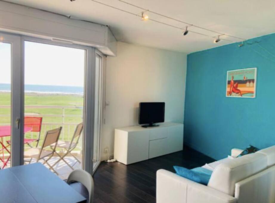 Studio vue mer avec piscine