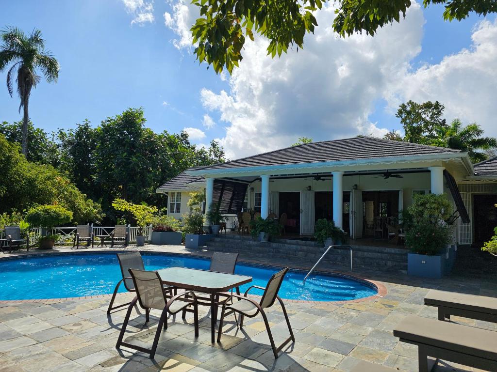 Spicy Hill Villa photo 1