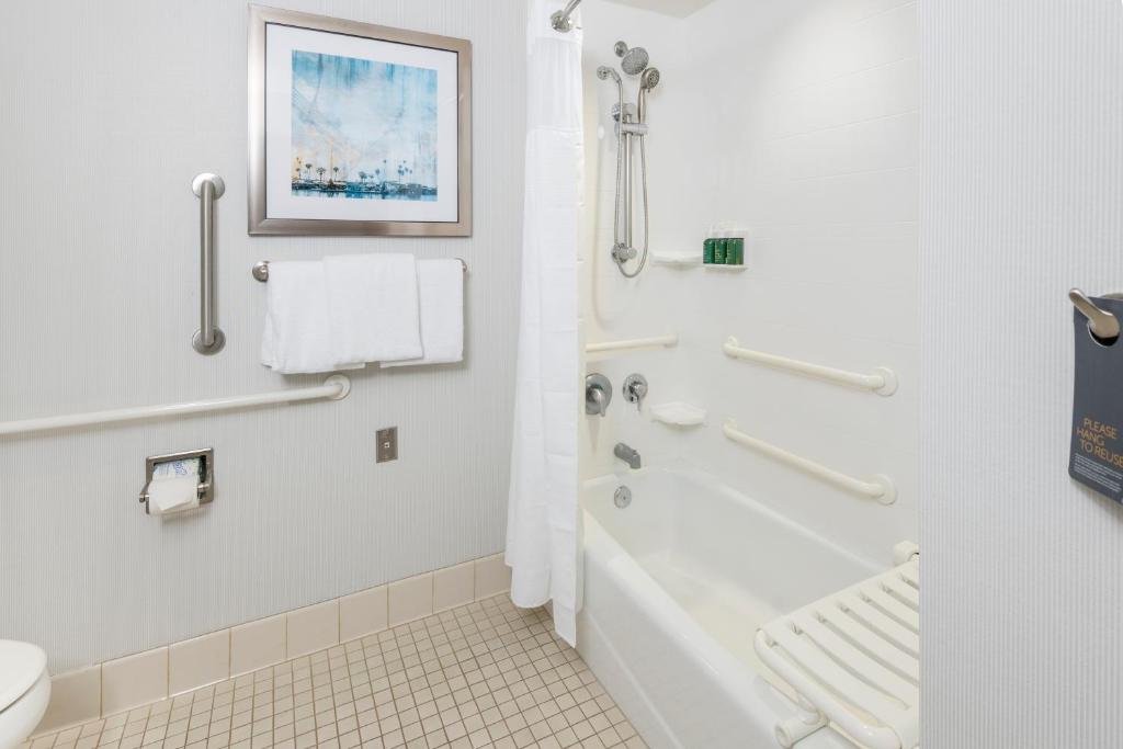 Courtyard by Marriott San Diego Oceanside photo 2