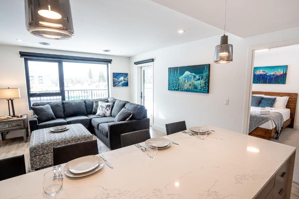Switchback Suite by Revelstoke Vacations photo 2