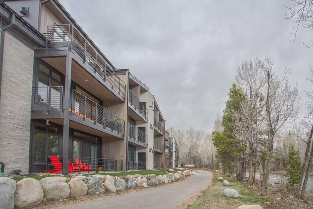 Cozy- Mountain Style - River View apartment - Colorado photo 1