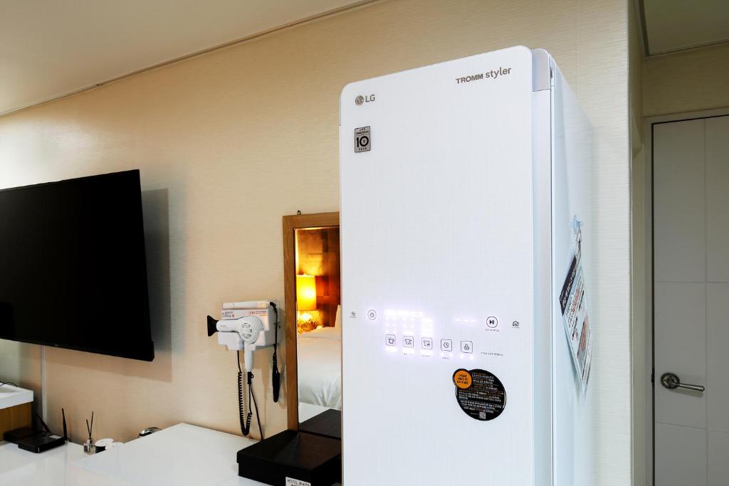 White Tourist Hotel photo 4