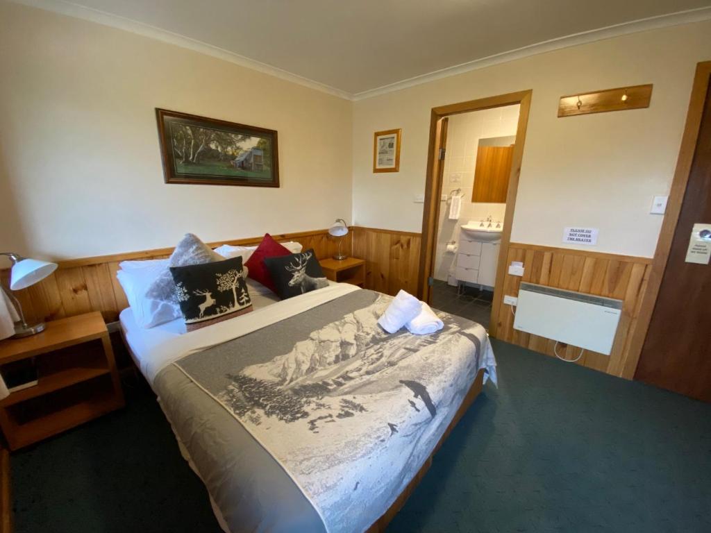 Candlelight Lodge photo 2