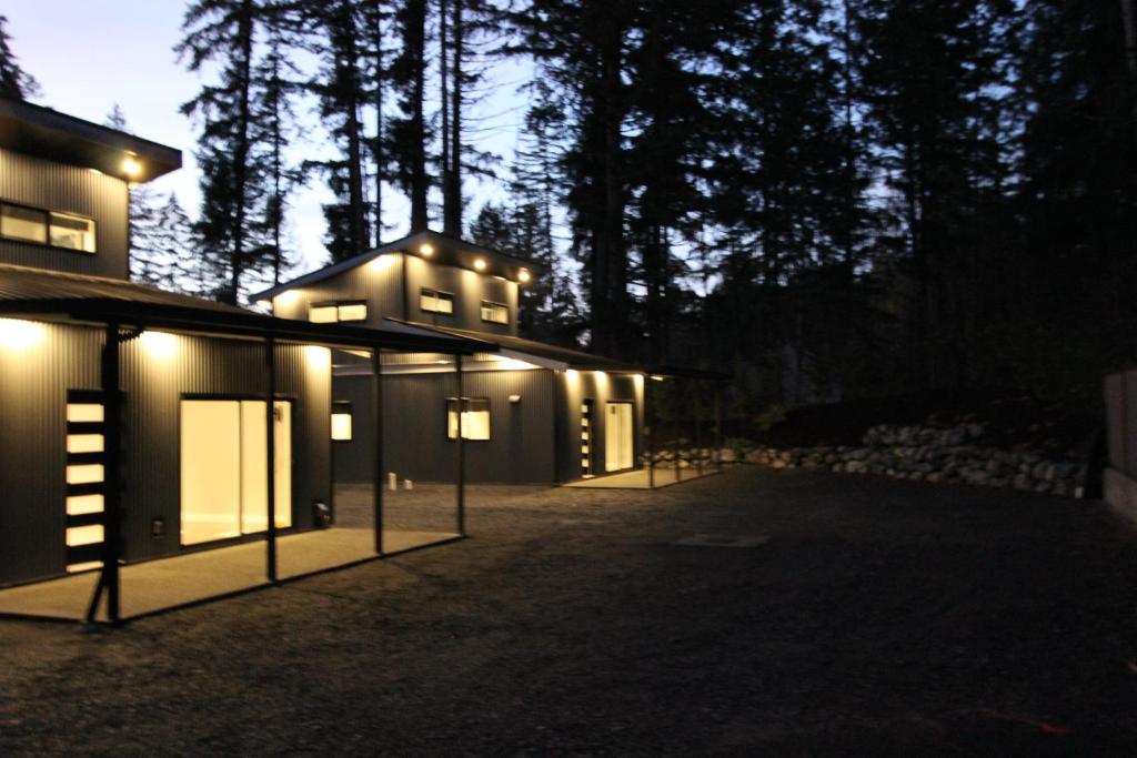 BC Cabins photo 2