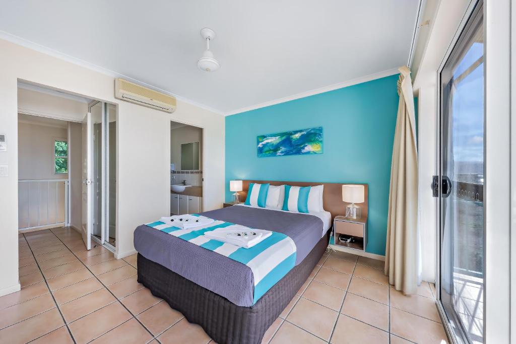 Shingley Beach Resort - Tap to explore photos