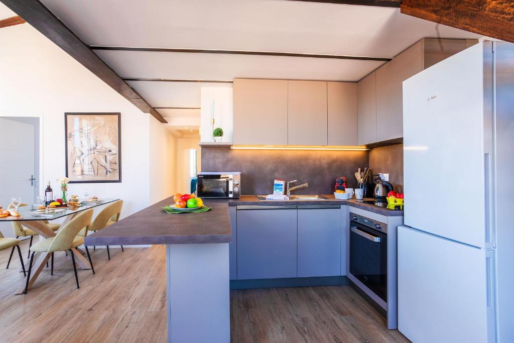 View on the Bay AP4294 By Riviera Holiday Homes photo 3