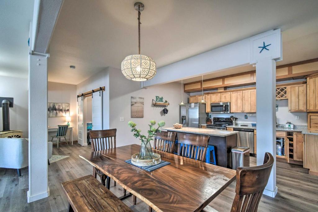 Waterfront Vacation Rental in Ocean Shores photo 3